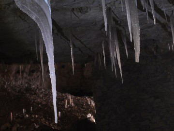 Lodowe stalaktyty, 